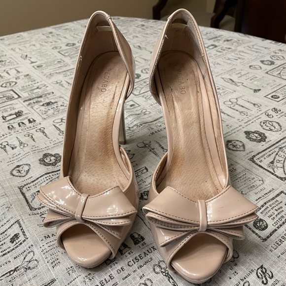 Beige high heels (3-4 inches) - Picture 3 of 5